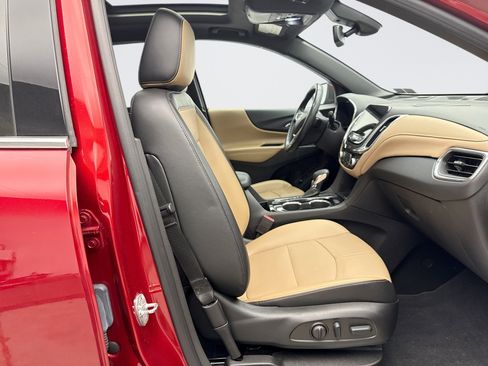 Used 2023 Chevrolet Equinox Premier image 19