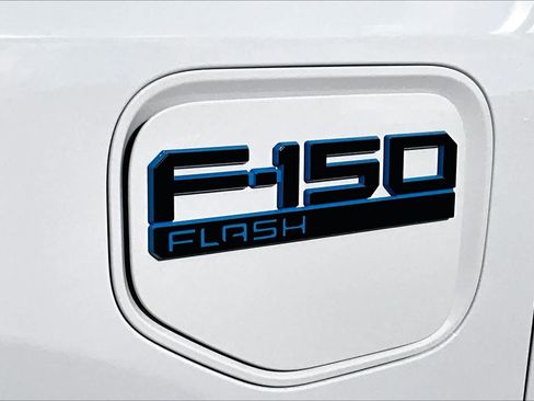Used 2025 Ford F150 Lightning Flash image 13