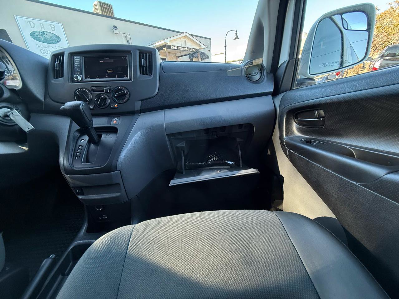 Used 2020 Nissan NV200 SV w/ Sliding Glass Door Package FWD image 21