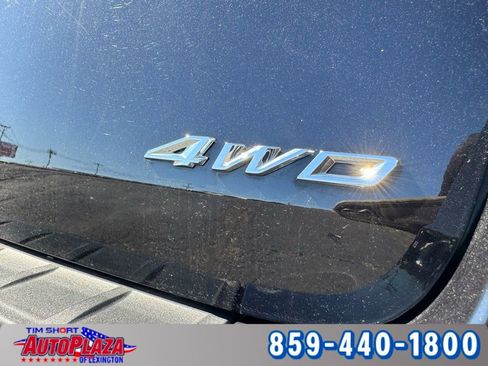 Used 2023 Ford Explorer XLT image 11