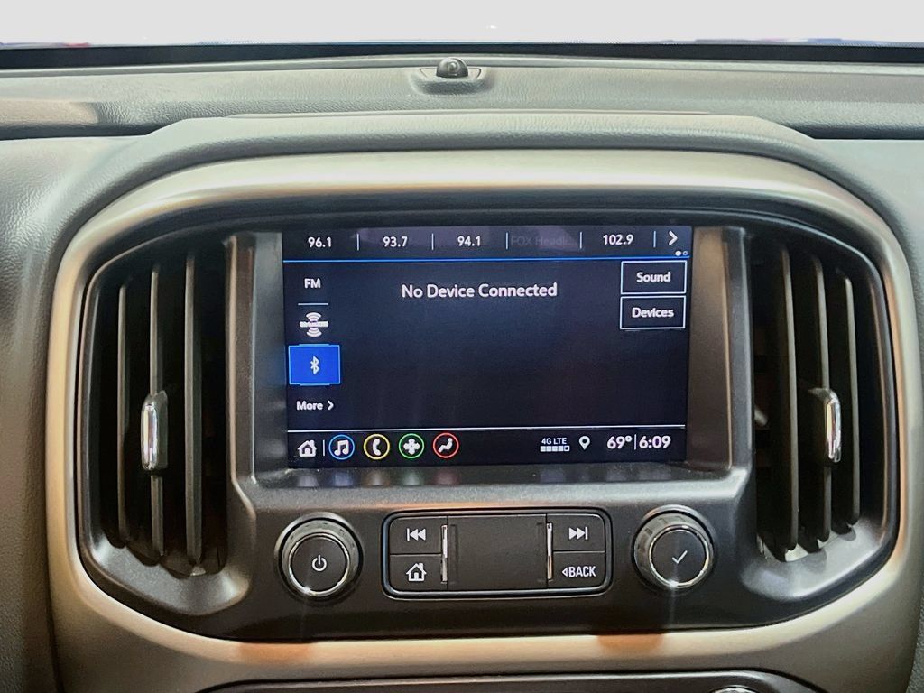 Used 2022 Chevrolet Colorado Z71 AWD/4WD image 15