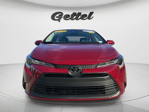 Used 2025 Toyota Corolla LE w/ Convenience Package FWD image 2