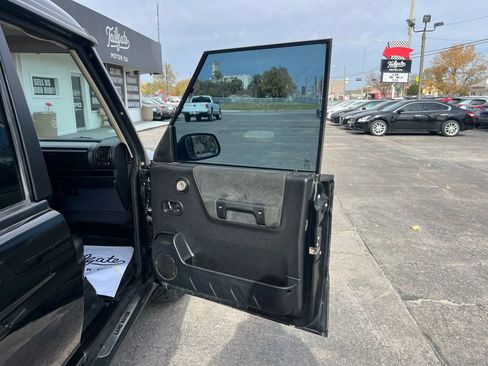 Used 2003 Land Rover Discovery SE7 image 14