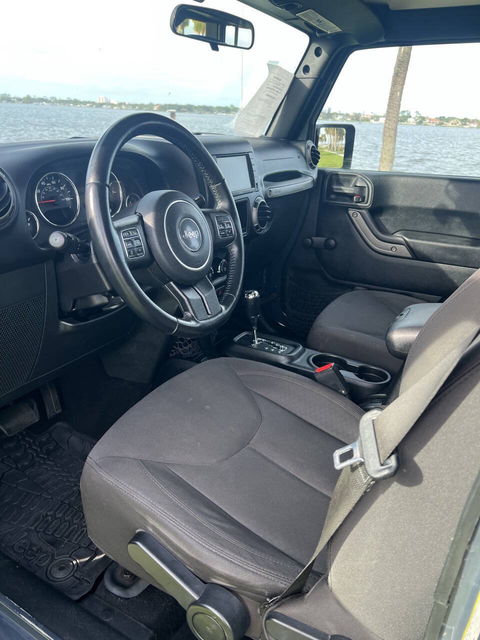 Used 2018 Jeep Wrangler Unlimited Sport w/ Connectivity Group AWD/4WD image 13