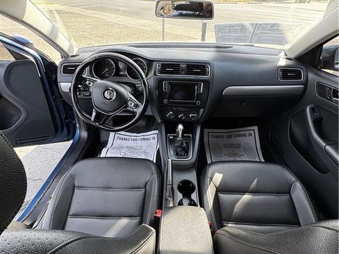 Used 2017 Volkswagen Jetta SE FWD image 11
