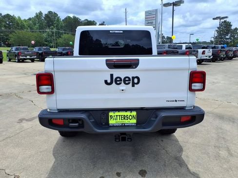 New 2026 Jeep Gladiator Sport AWD/4WD image 3