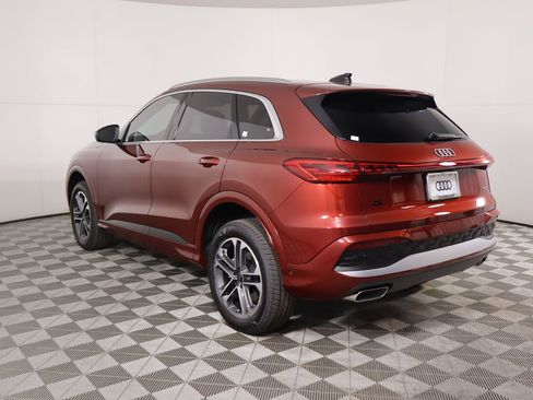 Used 2025 Audi Q5 Premium Plus w/ Premium Plus AWD/4WD image 8