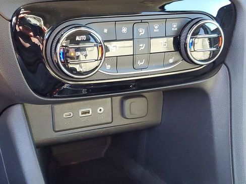 Used 2023 Buick Encore GX Select FWD image 18