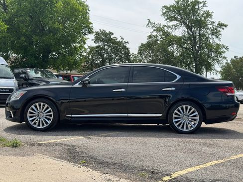 Used 2013 Lexus LS 460 w/ Comfort Pkg image 3