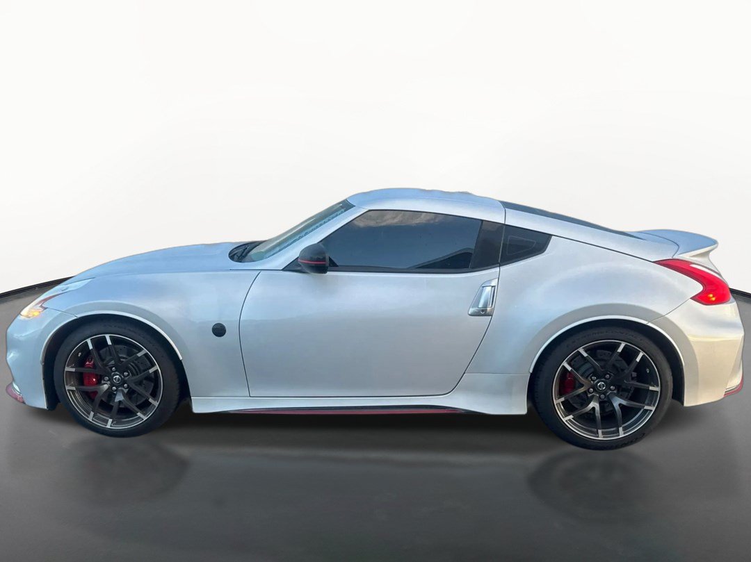Used 2016 Nissan 370Z NISMO RWD image 6
