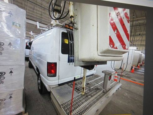 Used 2011 Ford E-350 and Econoline 350 Super Duty w/ PWR Group image 4