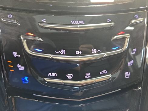 Used 2018 Cadillac Escalade ESV Premium Luxury AWD/4WD image 26