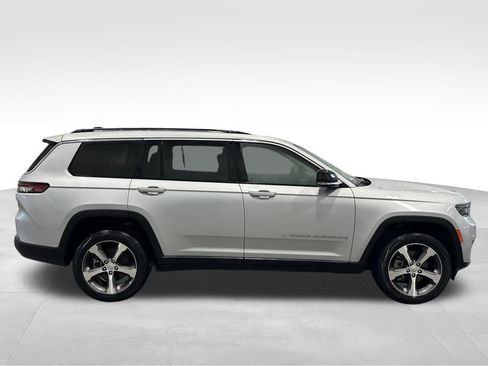 Used 2023 Jeep Grand Cherokee L Limited AWD/4WD image 8