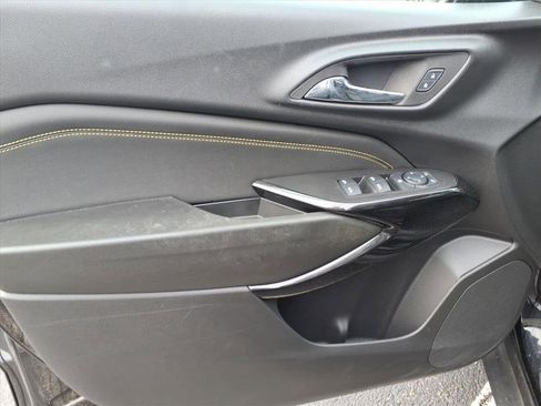 Used 2024 Chevrolet Trax ACTIV w/ Sunroof Package image 17