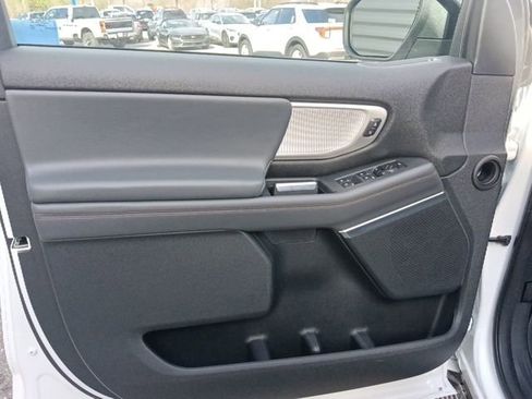 Used 2025 Ford Expedition Active image 11