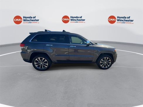 Used 2018 Jeep Grand Cherokee Overland AWD/4WD image 9