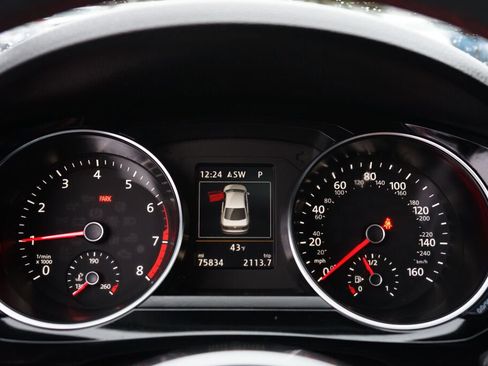 Used 2017 Volkswagen Jetta GLI image 21