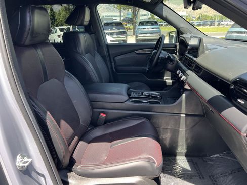 Used 2025 Honda Pilot Black Edition image 14