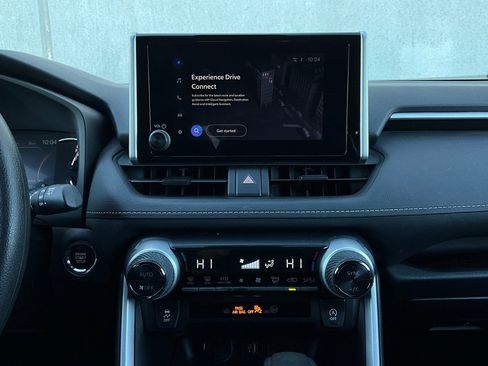 Used 2025 Toyota RAV4 XLE image 26