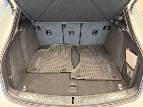 Used 2026 Porsche Macan AWD/4WD image 6