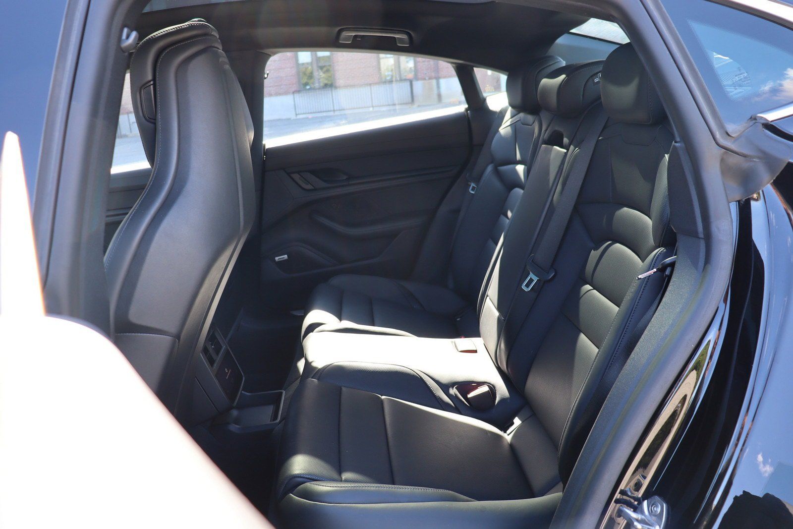 Used 2022 Porsche Taycan 4S AWD/4WD image 15
