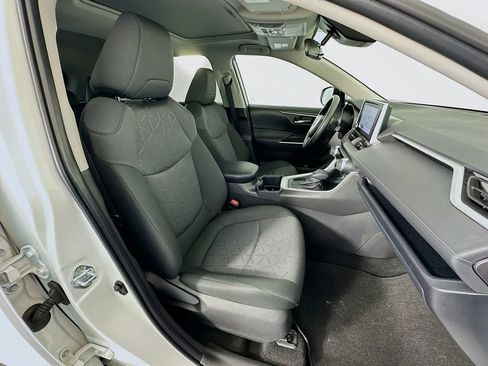 Certified 2025 Toyota RAV4 XLE w/ Convenience Package image 28