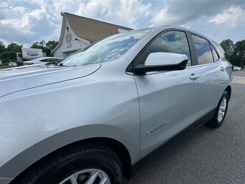 Used 2022 Chevrolet Equinox LT w/ Driver Convenience Package FWD image 13