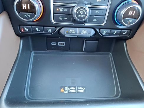 Used 2024 Chevrolet Tahoe High Country image 29