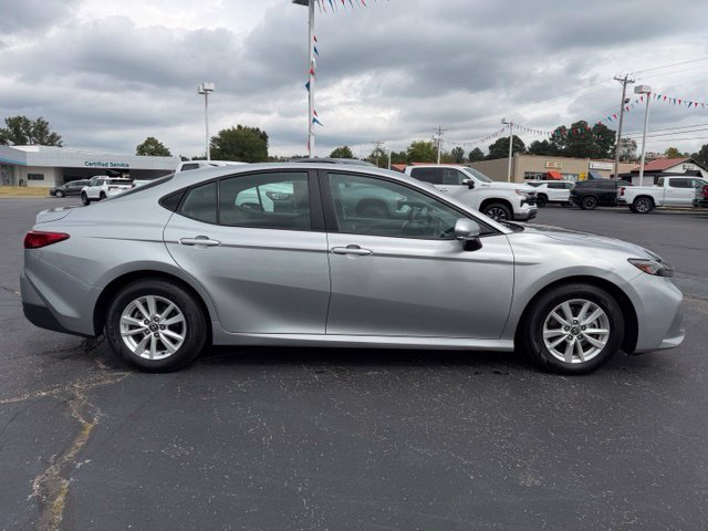 Used 2025 Toyota Camry LE FWD image 16
