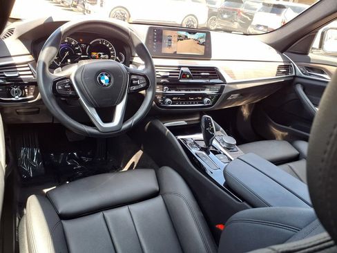 Used 2018 BMW 530e xDrive AWD/4WD image 11