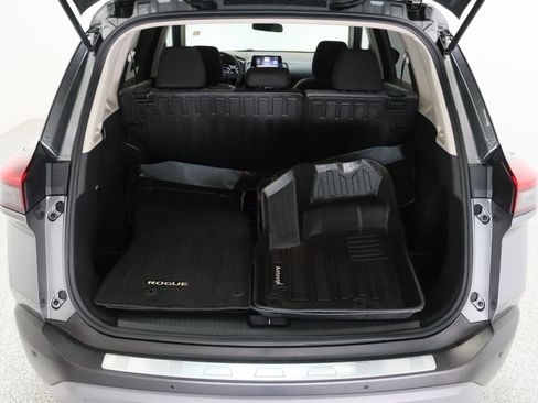 Used 2023 Nissan Rogue SV image 32