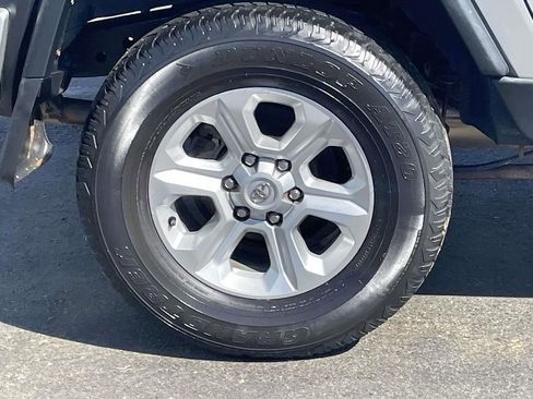 Used 2007 Toyota FJ Cruiser 4WD image 11