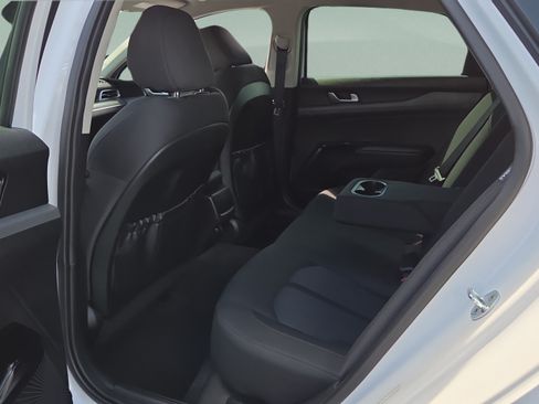 Used 2022 Kia K5 LXS AWD/4WD image 11
