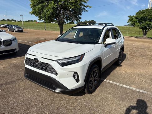 Used 2025 Toyota RAV4 Limited image 1