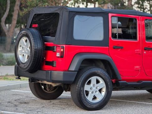 Used 2014 Jeep Wrangler Unlimited Sport w/ Quick Order Package 24S AWD/4WD image 27