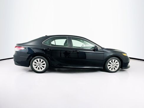 Used 2019 Toyota Camry LE FWD image 10