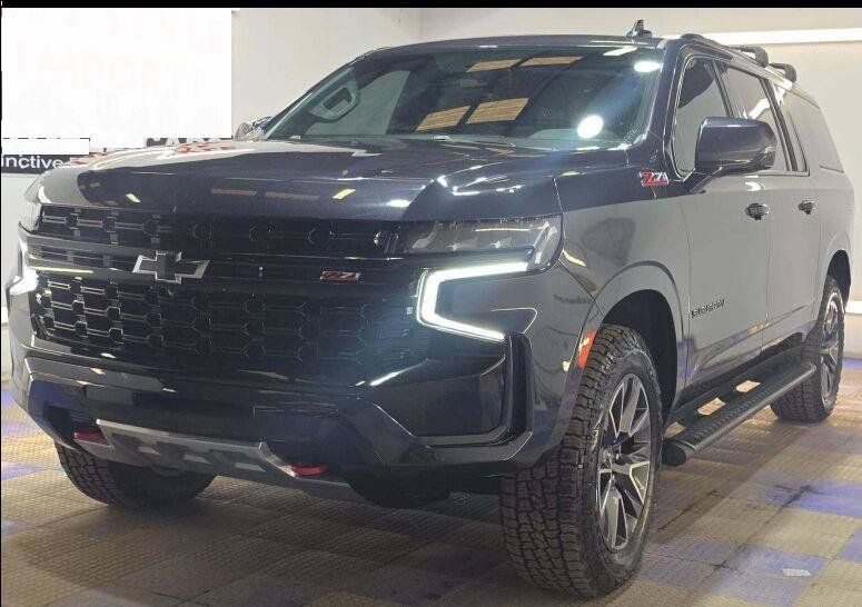 Used 2023 Chevrolet Suburban Z71 w/ Luxury Package AWD/4WD image 1