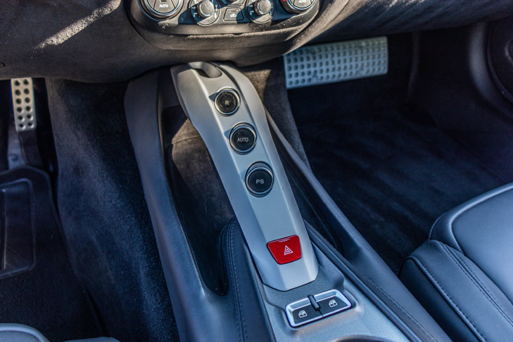 Used 2014 Ferrari F12 Berlinetta RWD image 5