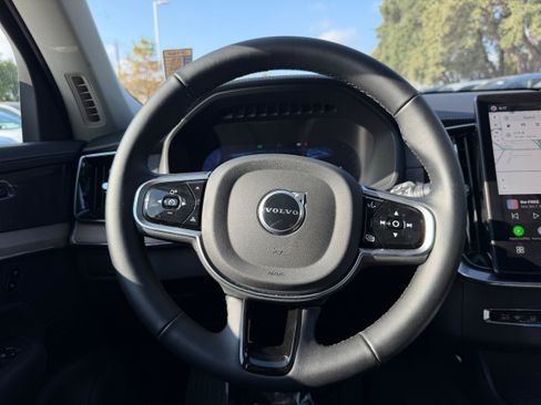 Certified 2026 Volvo XC90 B6 Plus AWD/4WD image 18