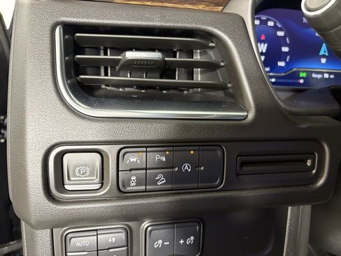 Used 2024 Chevrolet Suburban Premier image 23