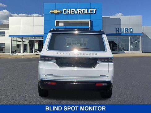 Used 2023 Jeep Grand Wagoneer Series III AWD/4WD image 6