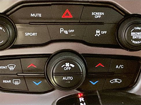 Used 2020 Dodge Challenger R/T image 16