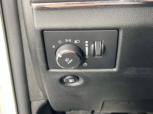 Used 2022 Jeep Grand Cherokee Limited image 10