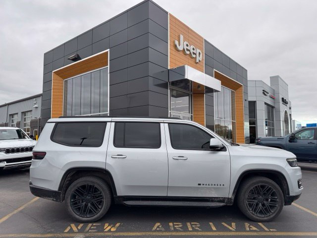 Used 2022 Jeep Wagoneer Series III AWD/4WD image 1