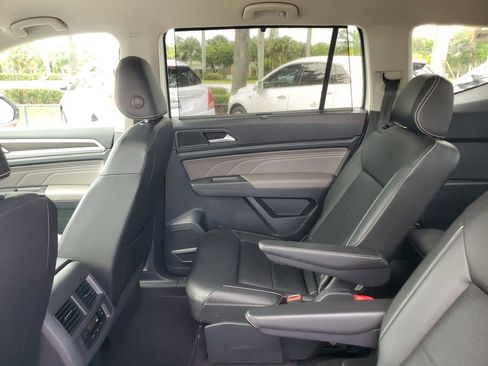 Used 2023 Volkswagen Atlas SE FWD image 12