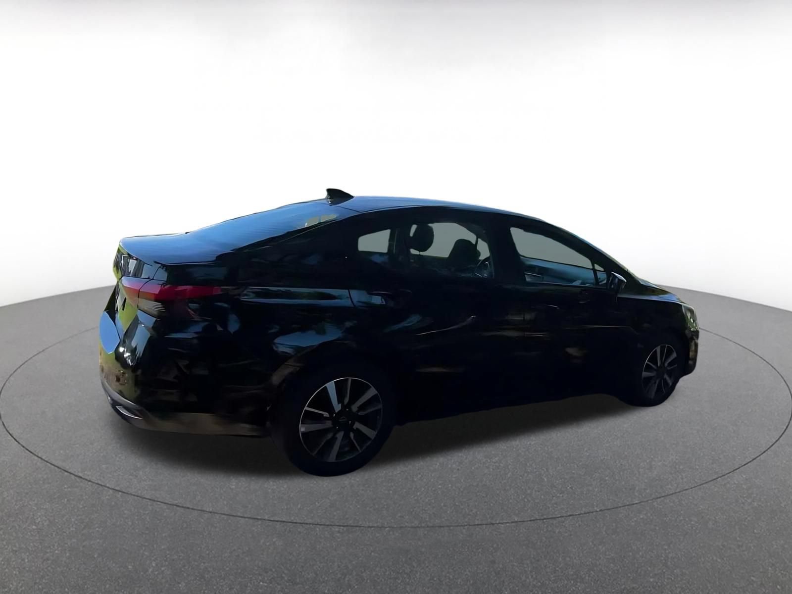 Used 2025 Nissan Versa SV FWD image 14