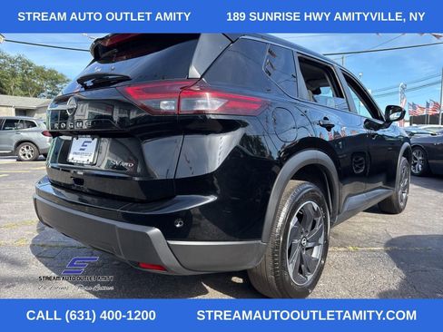 Used 2024 Nissan Rogue SV image 8