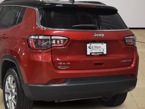 Used 2025 Jeep Compass Limited AWD/4WD image 34