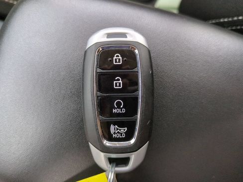 Used 2025 Hyundai Venue SEL FWD image 28