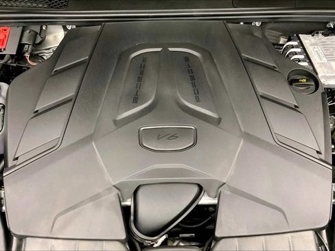 Used 2024 Porsche Cayenne image 87